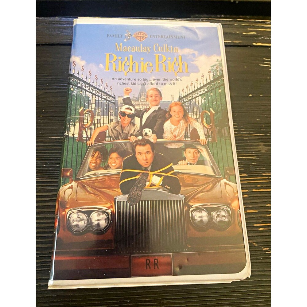 Warner Home Video VHS Richie Rich NTSC Full Screen PG 1994 w/ Clamshell